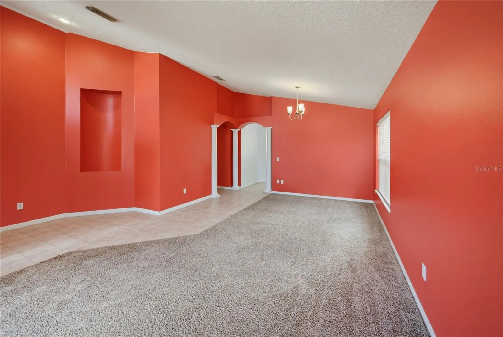 5251 LOS PALMA VISTA DR