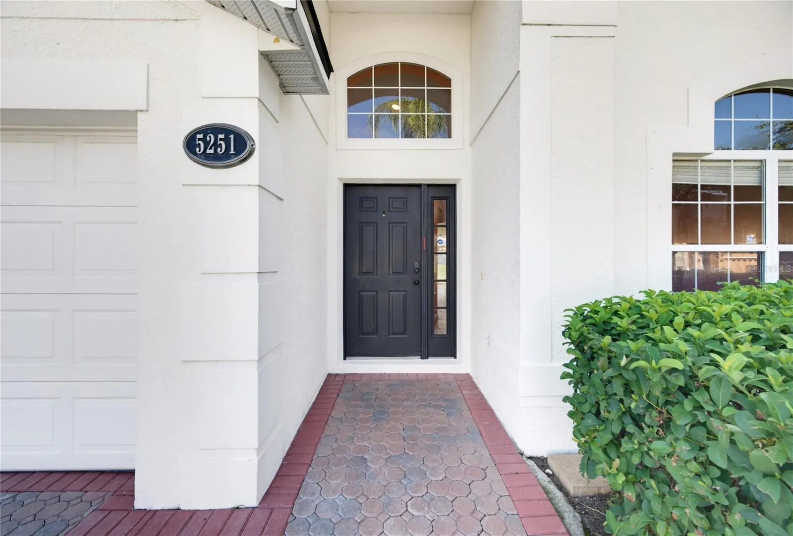 5251 LOS PALMA VISTA DR
