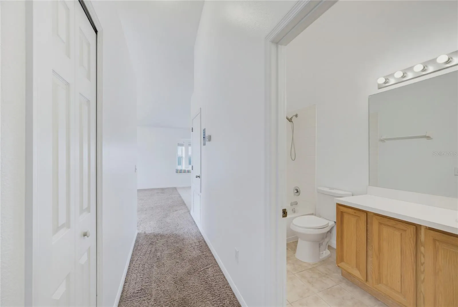 5251 LOS PALMA VISTA DR