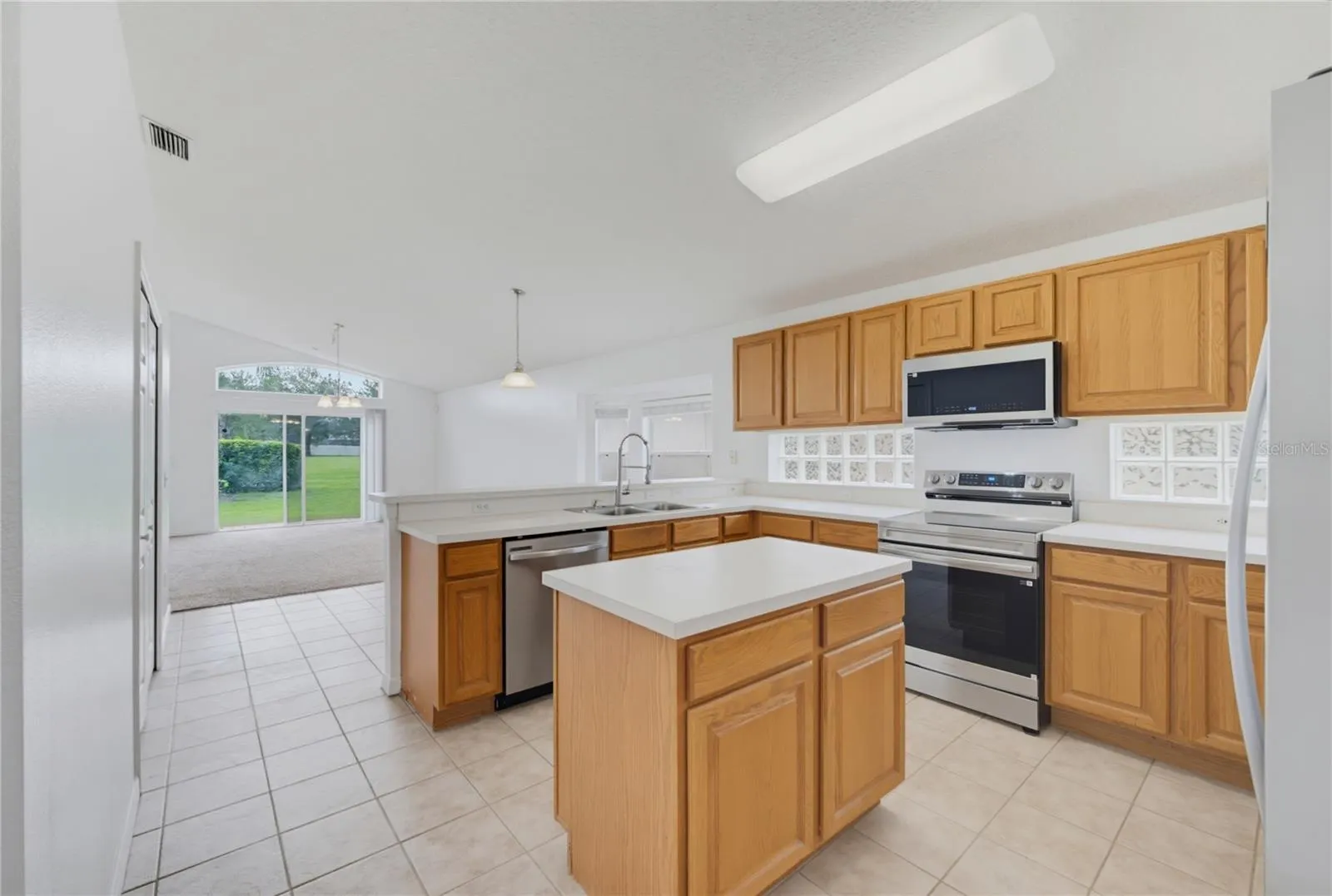 5251 LOS PALMA VISTA DR