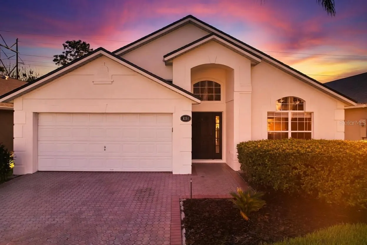 5251 LOS PALMA VISTA DR