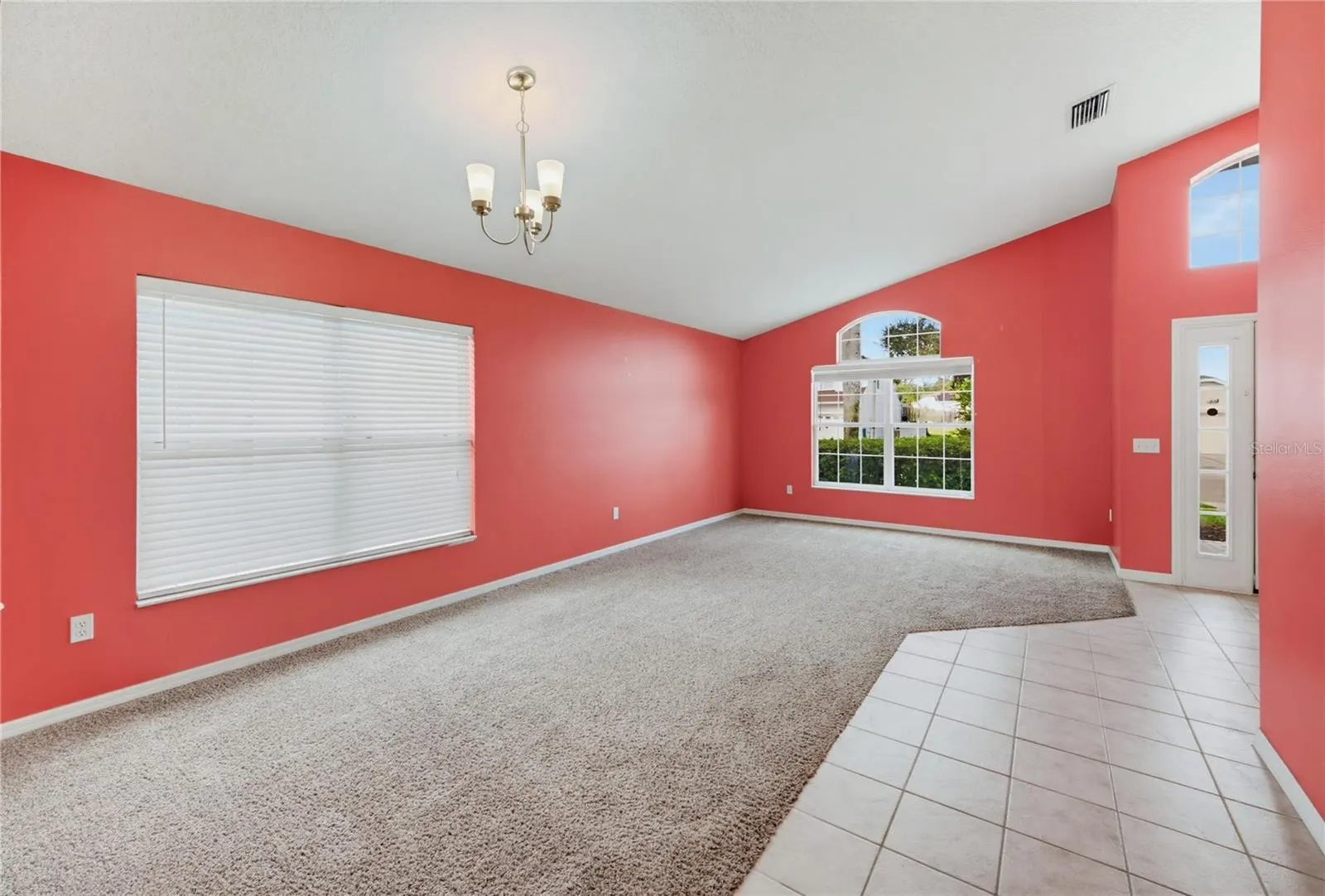 5251 LOS PALMA VISTA DR
