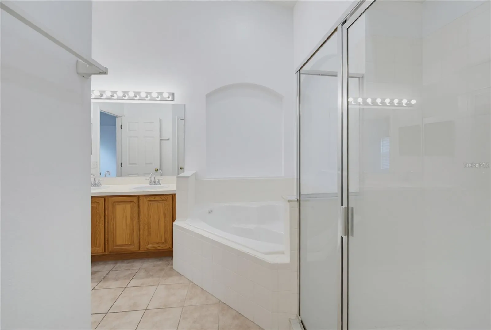 5251 LOS PALMA VISTA DR