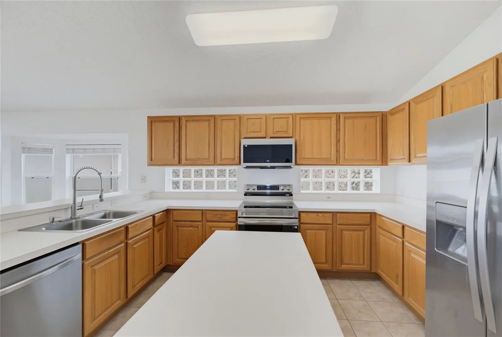 5251 LOS PALMA VISTA DR