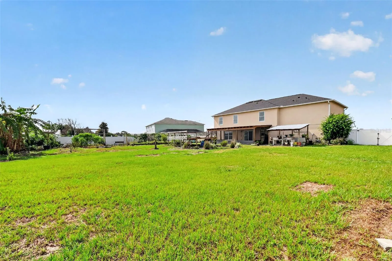 321 LAKE HILLS LN