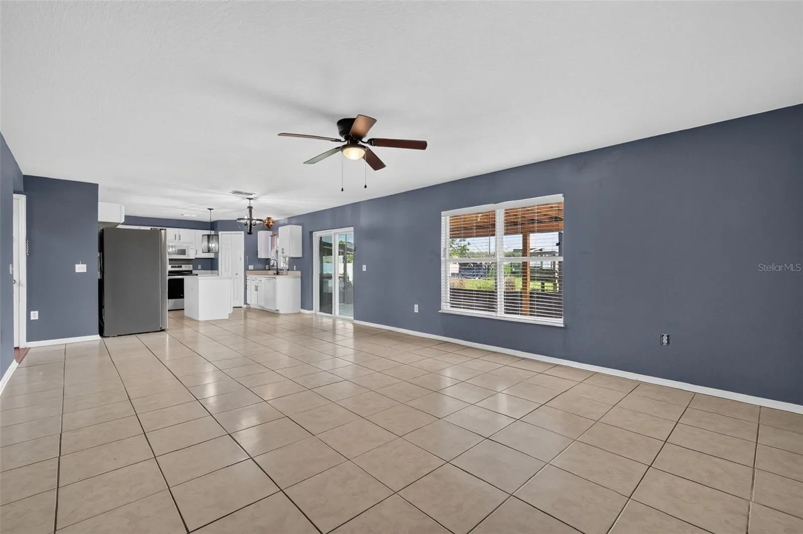321 LAKE HILLS LN