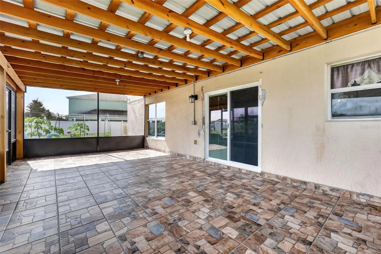 321 LAKE HILLS LN