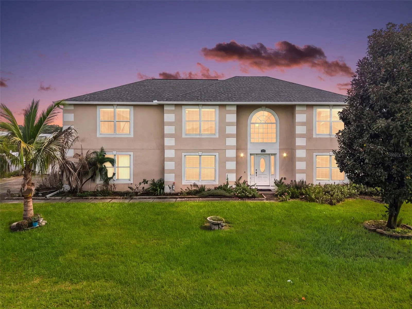 321 LAKE HILLS LN