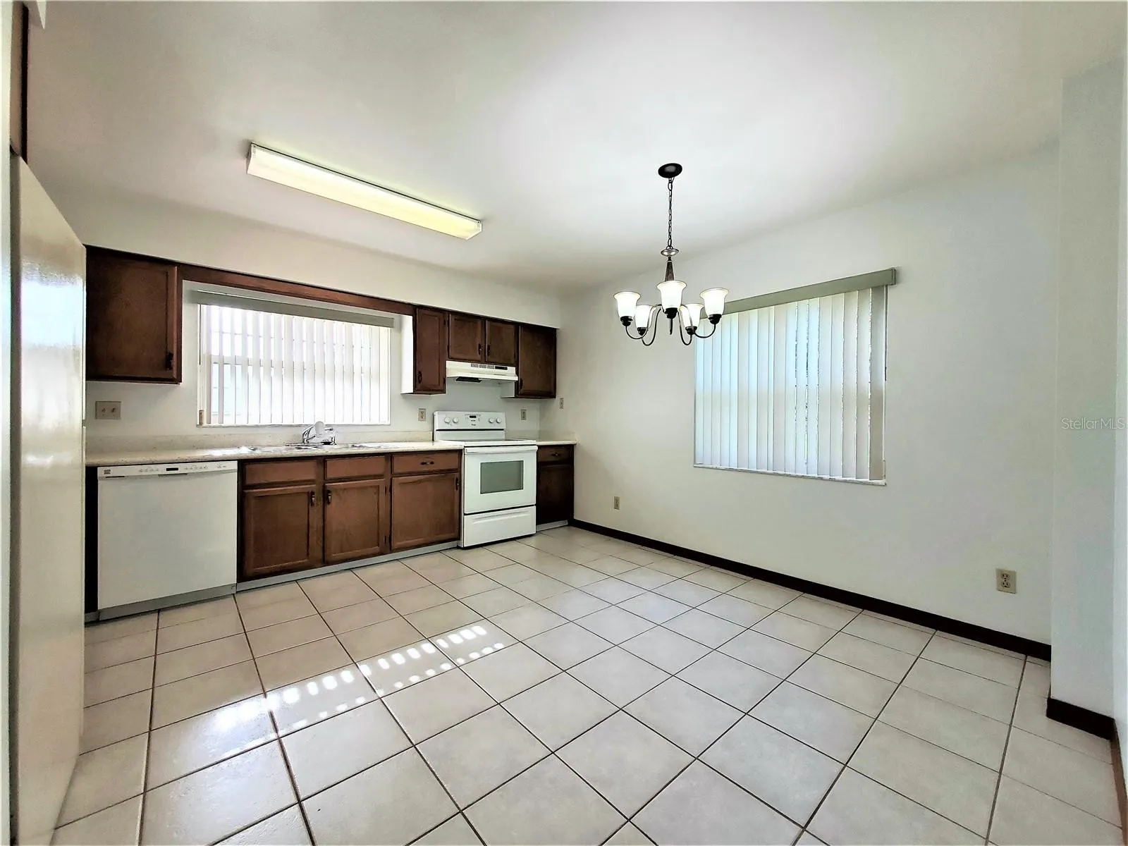 1423 DISSTON AVE