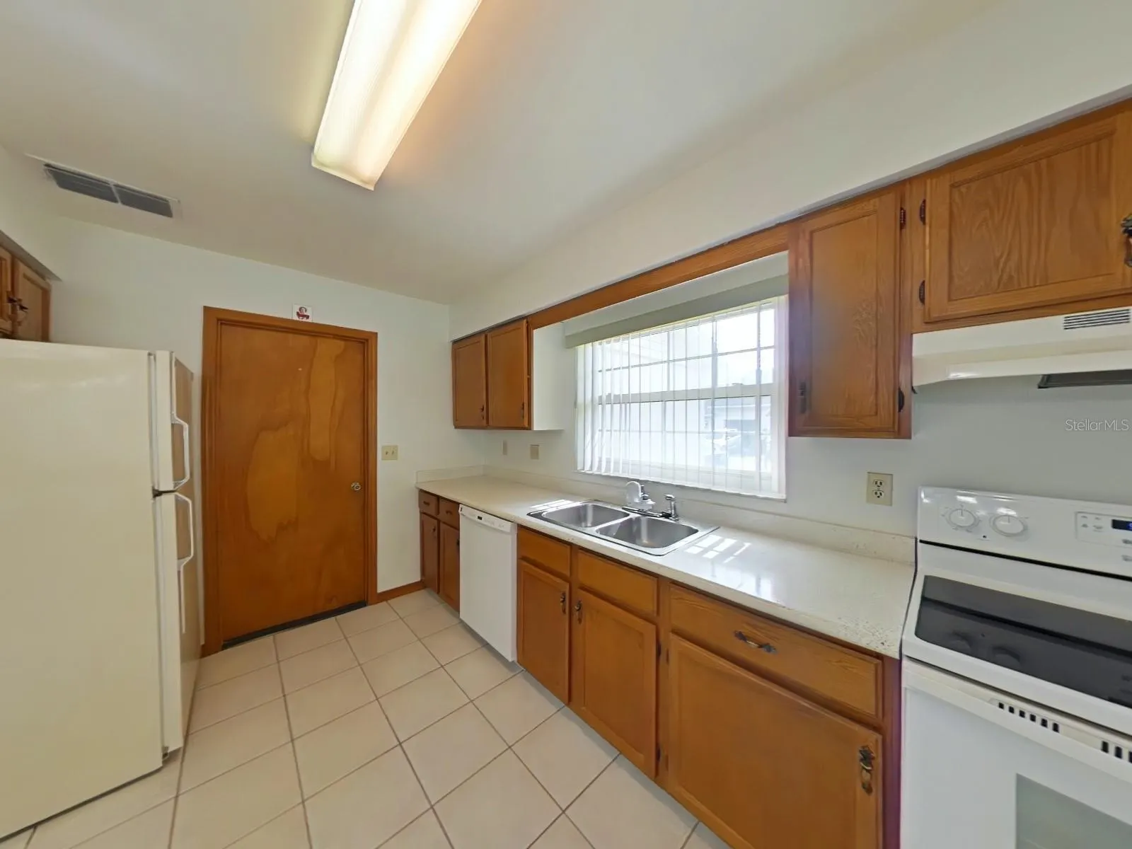 1423 DISSTON AVE