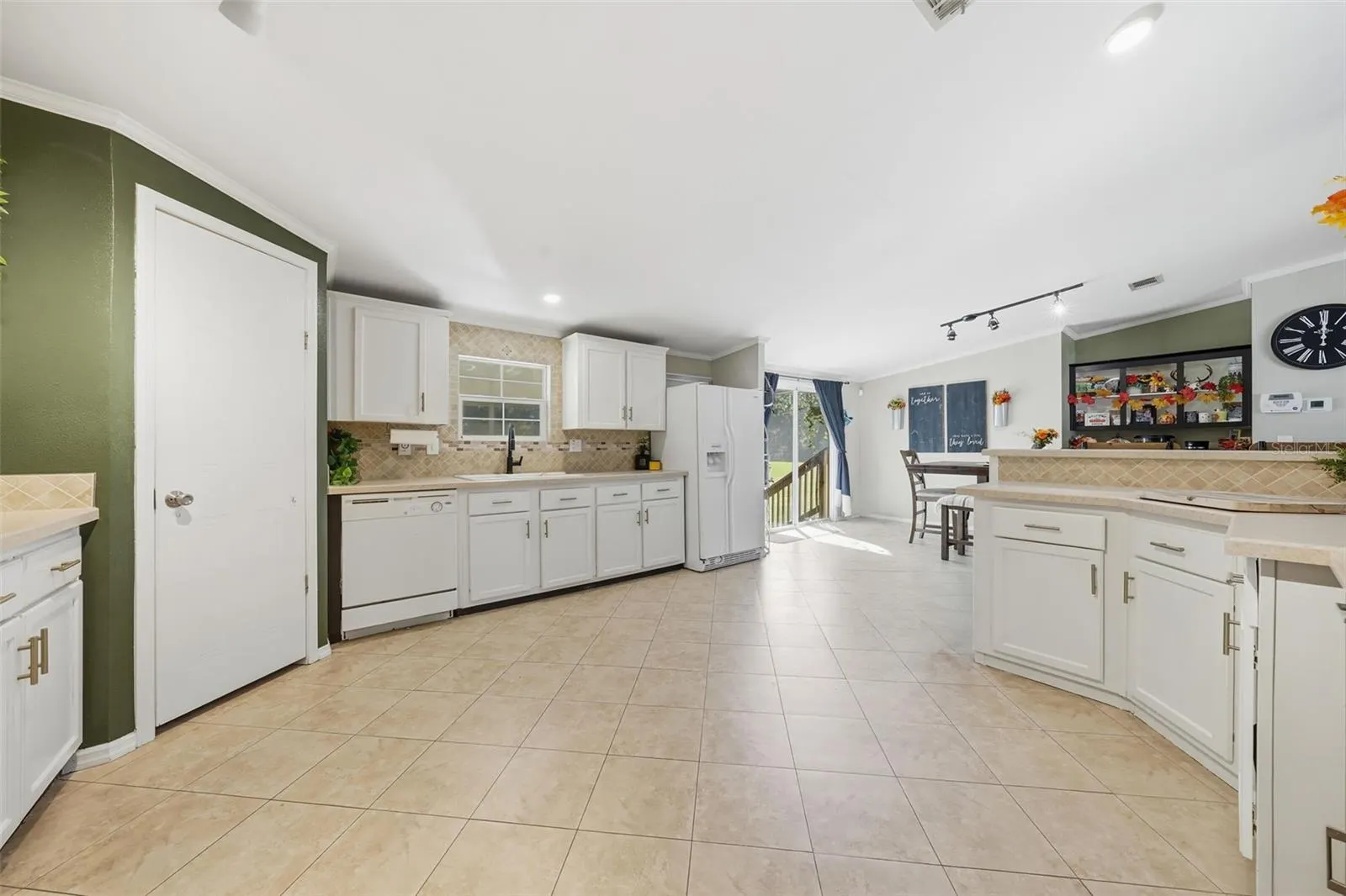 40928 BRIDLE PATH LN