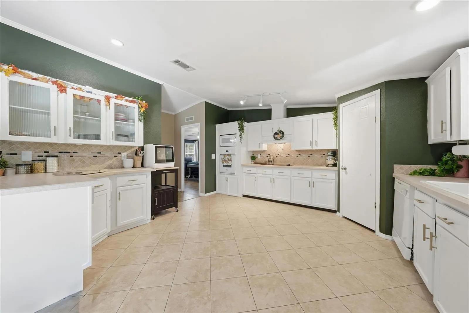40928 BRIDLE PATH LN
