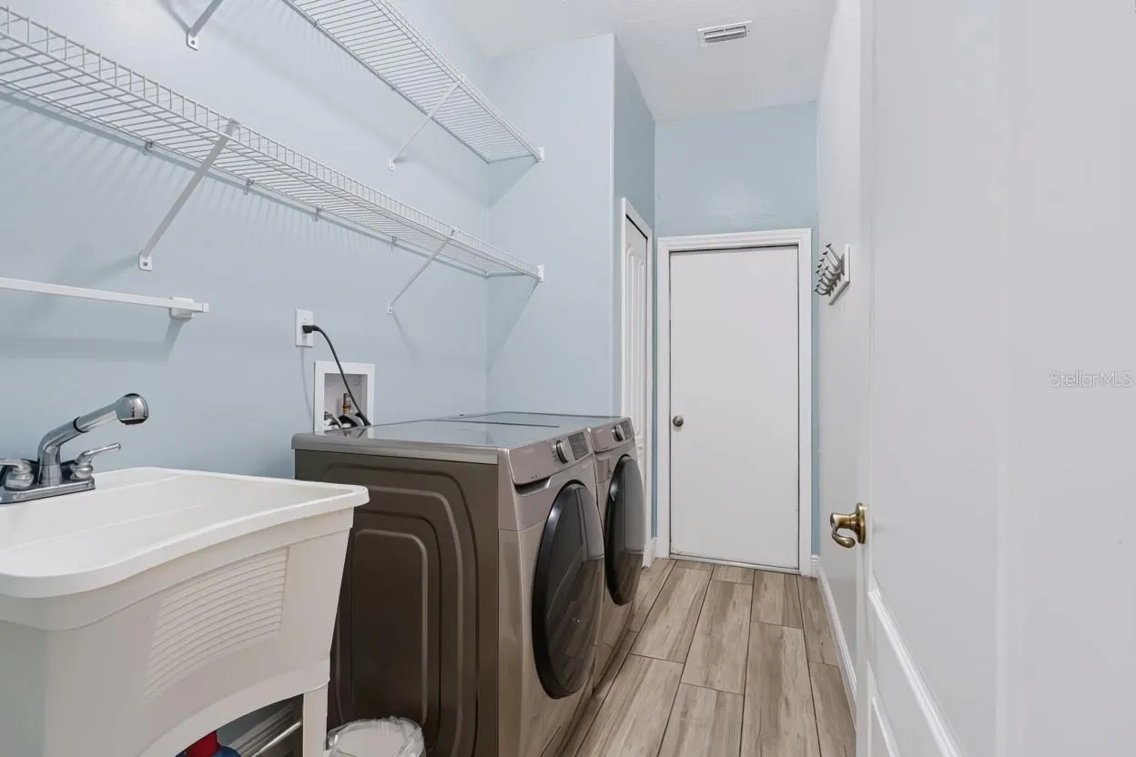 2970 SOUTHERN PINES LOOP