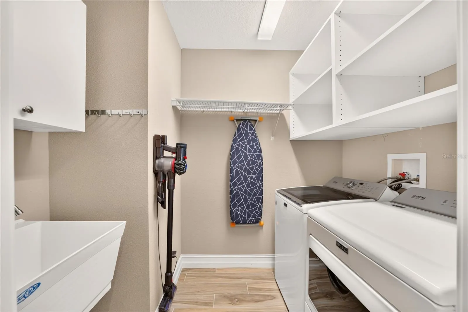 889 JAY ST