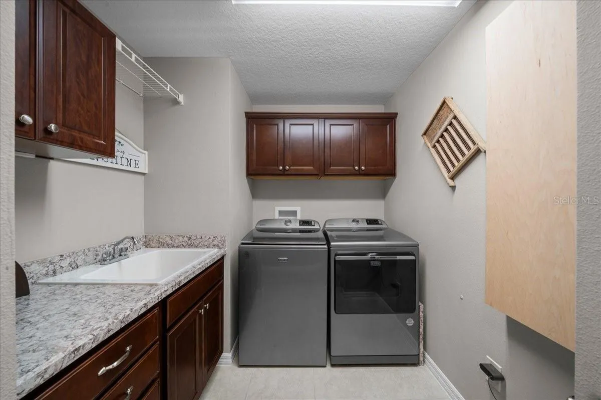 3335 VELTRE WAY