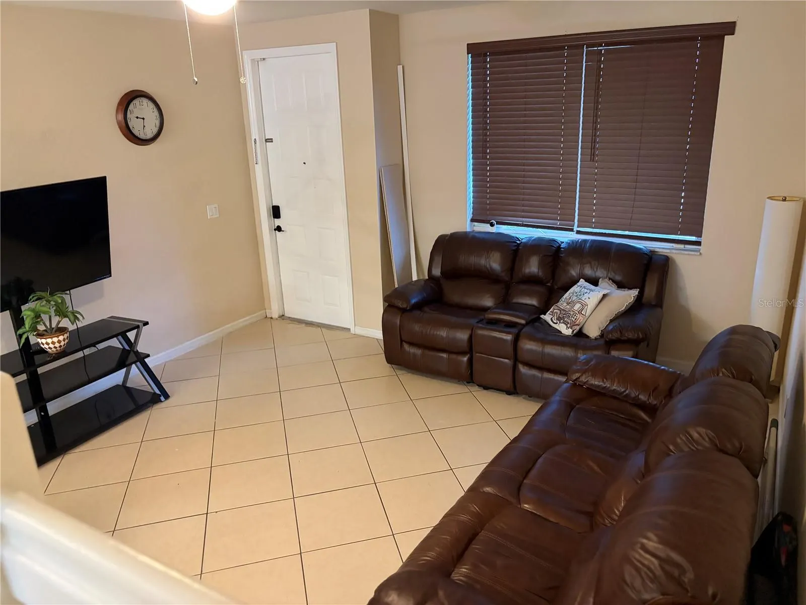 1931 GARDENIA CT
