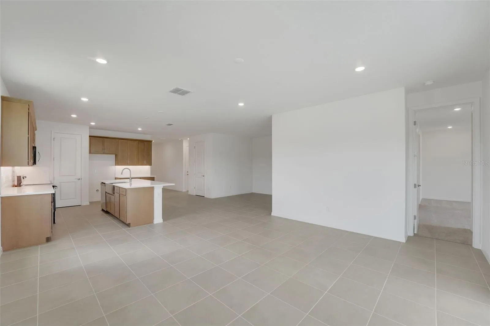 13716 EVERBREEZE LN