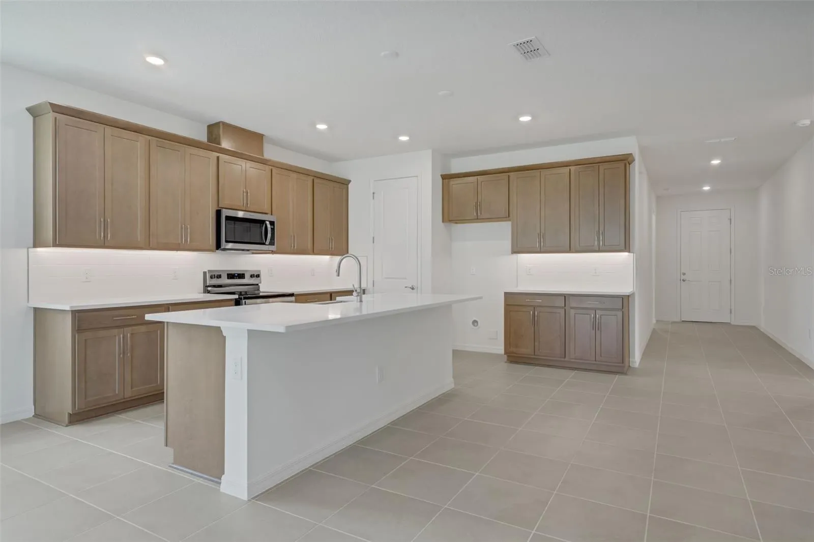 13716 EVERBREEZE LN