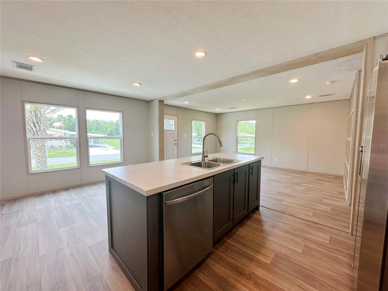 18 ROBIN RD