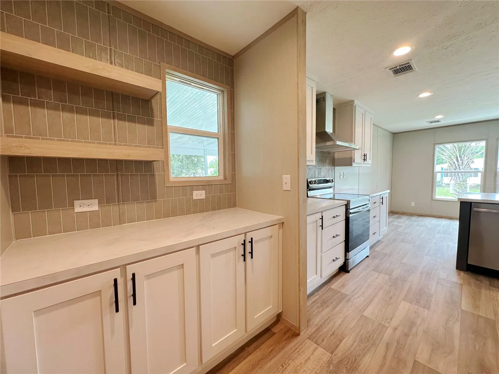 18 ROBIN RD