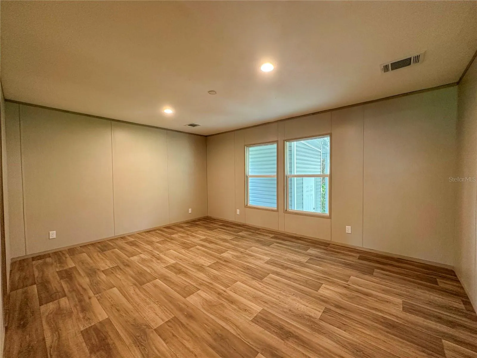 18 ROBIN RD