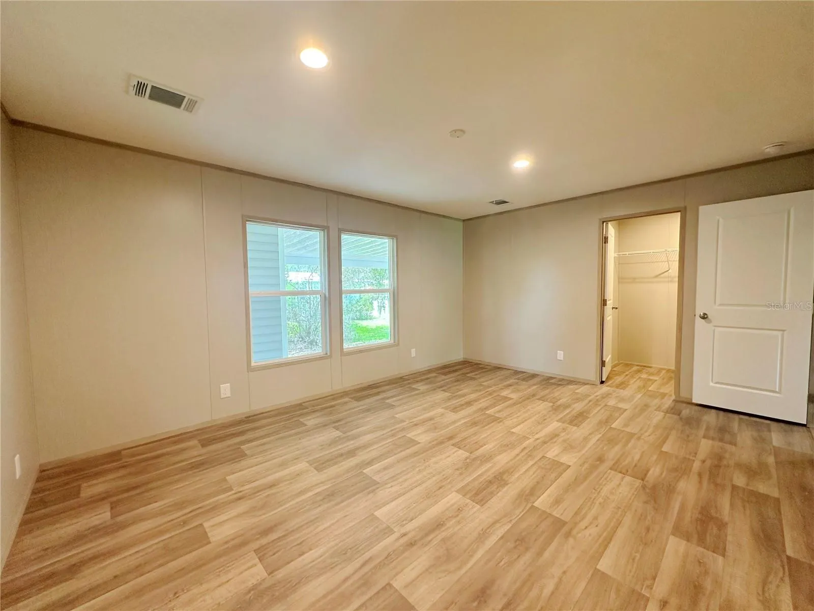 18 ROBIN RD