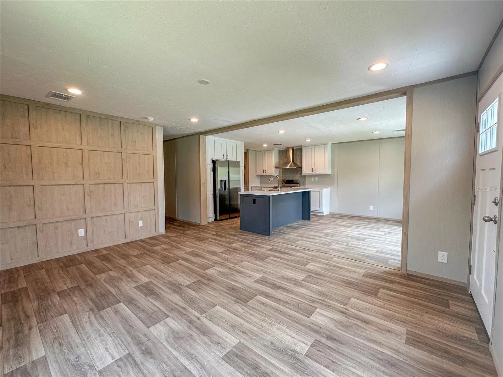 18 ROBIN RD