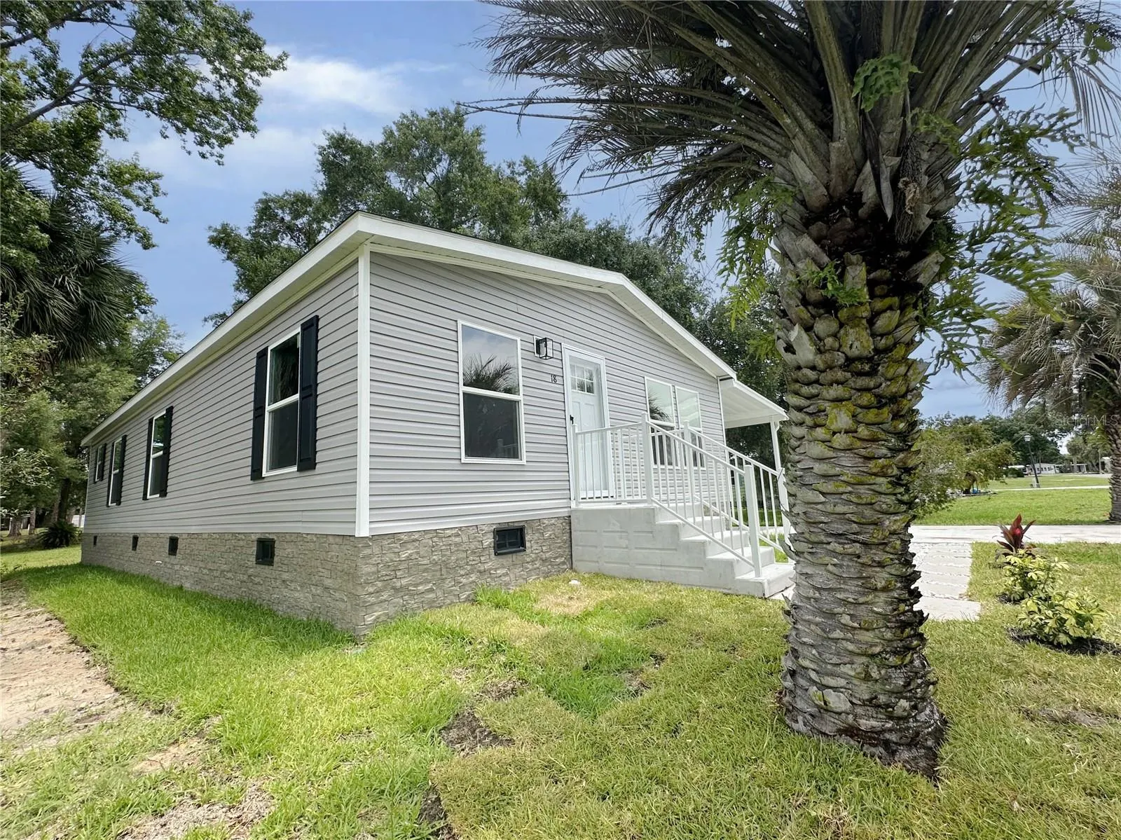 18 ROBIN RD