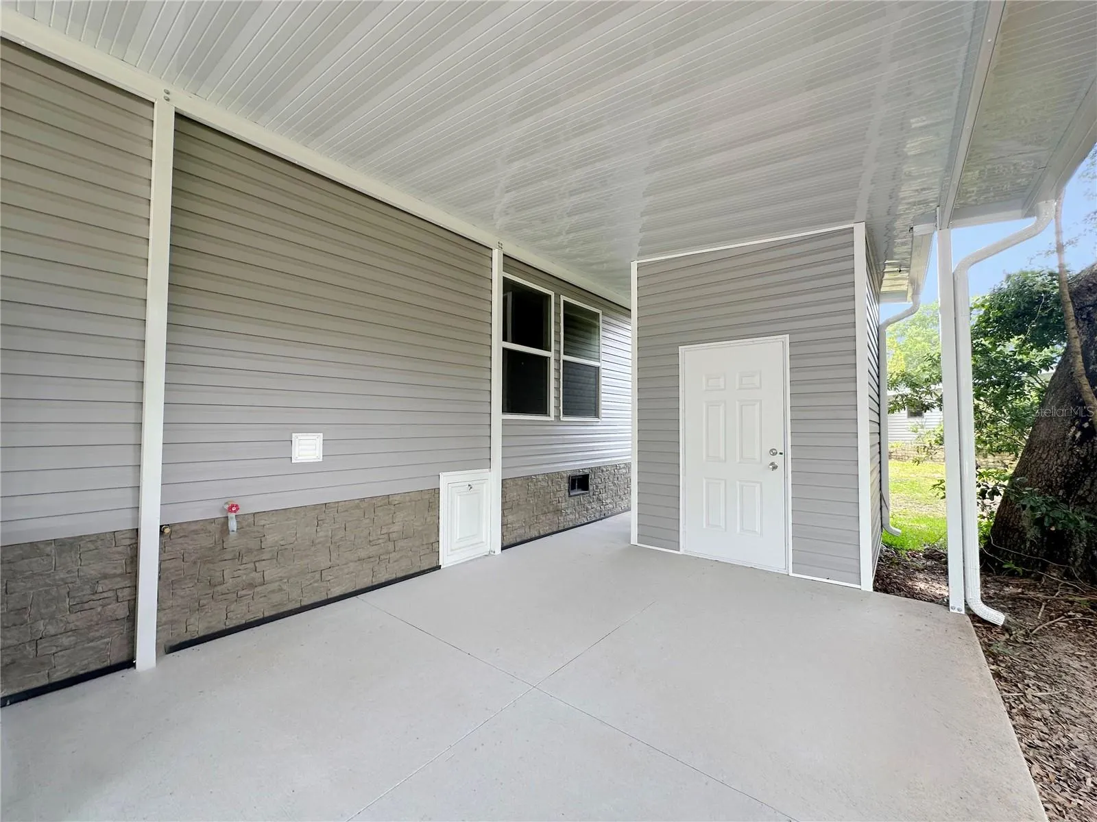 18 ROBIN RD