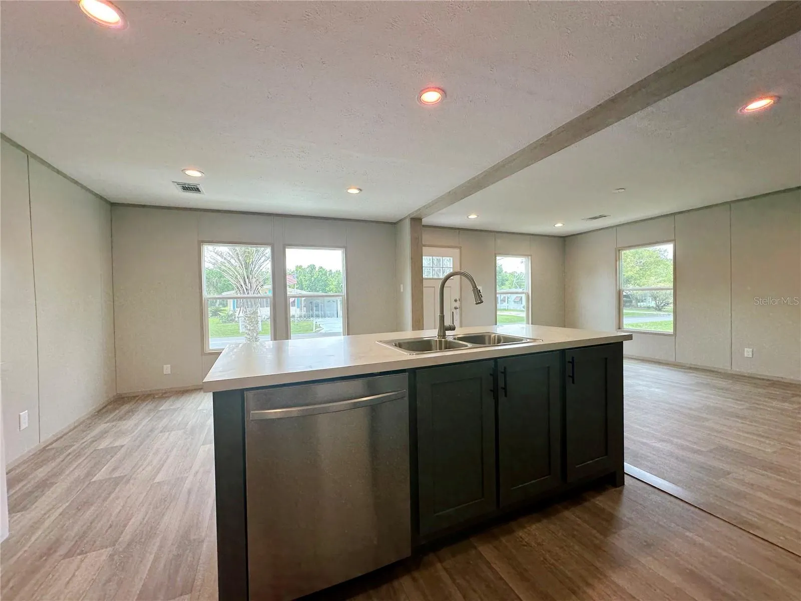 18 ROBIN RD