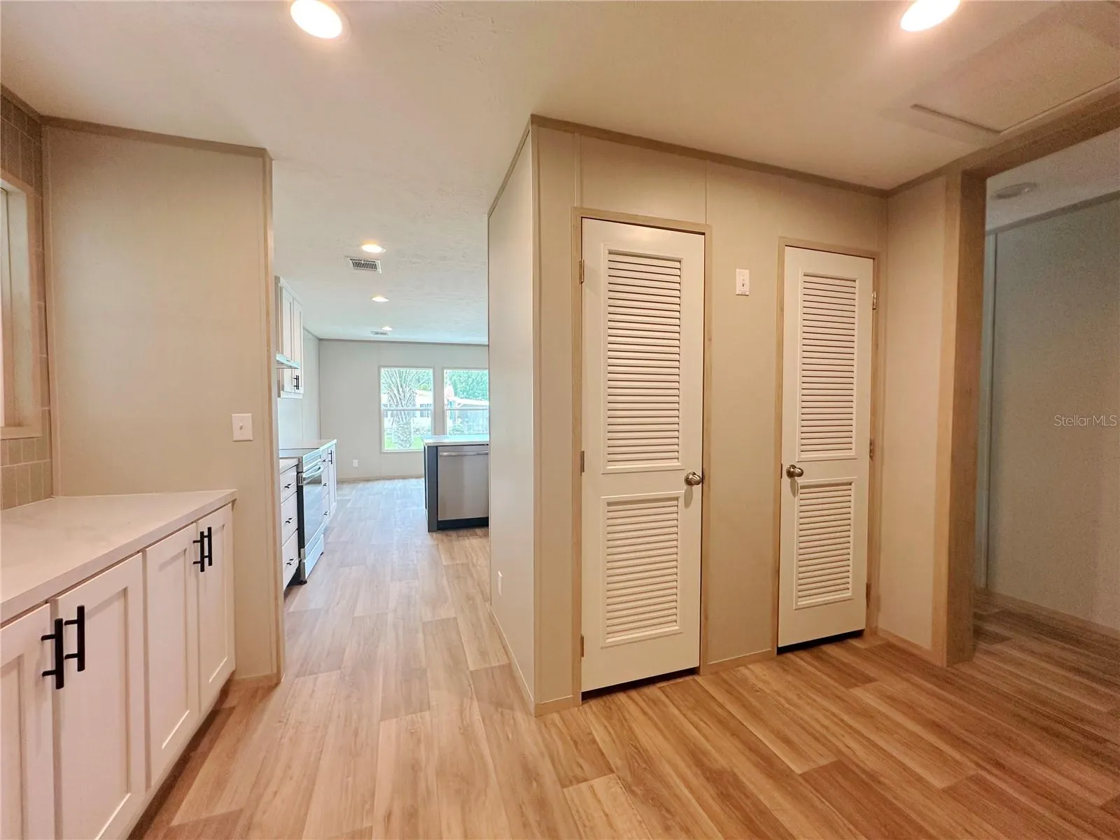 18 ROBIN RD
