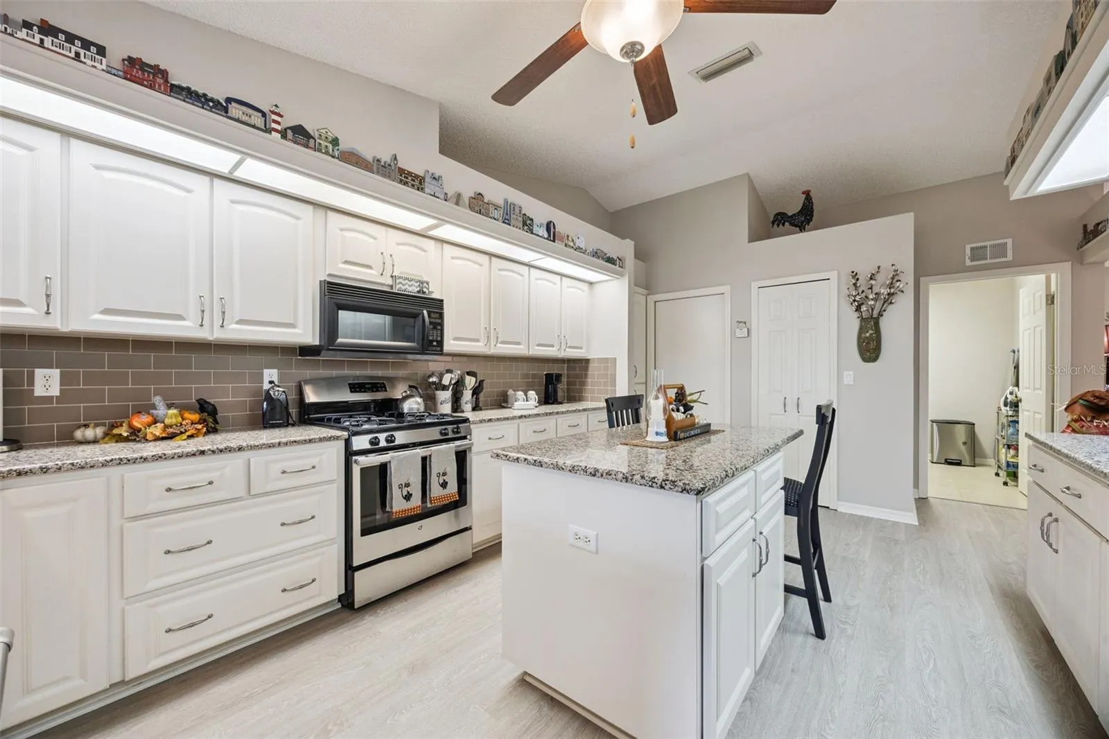 26949 RACQUET CIR