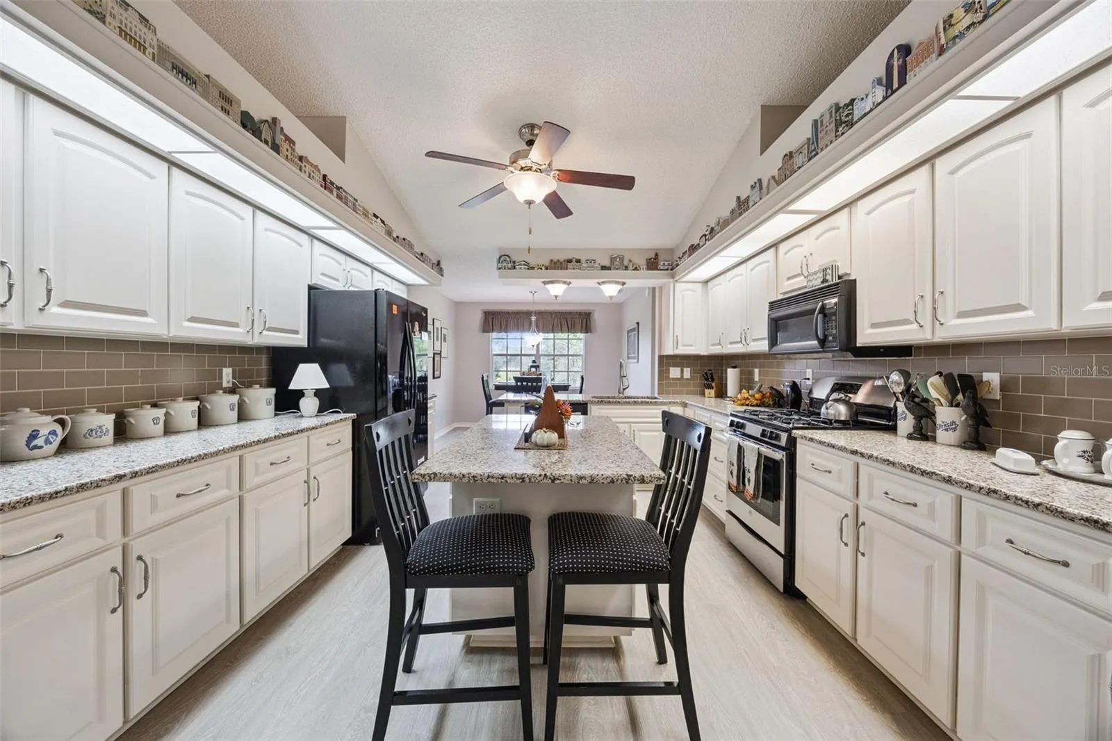 26949 RACQUET CIR