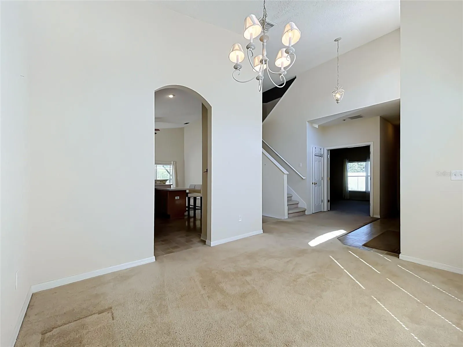 750 BLOOMINGDALE DR