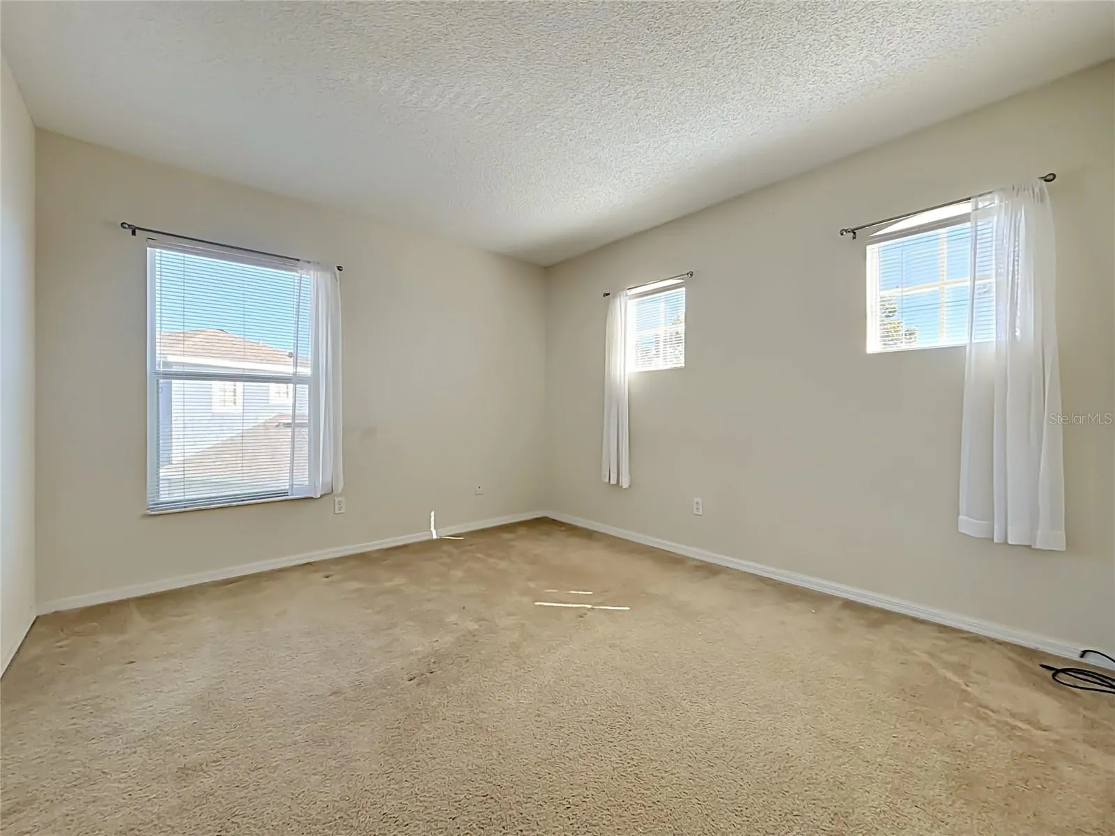 750 BLOOMINGDALE DR