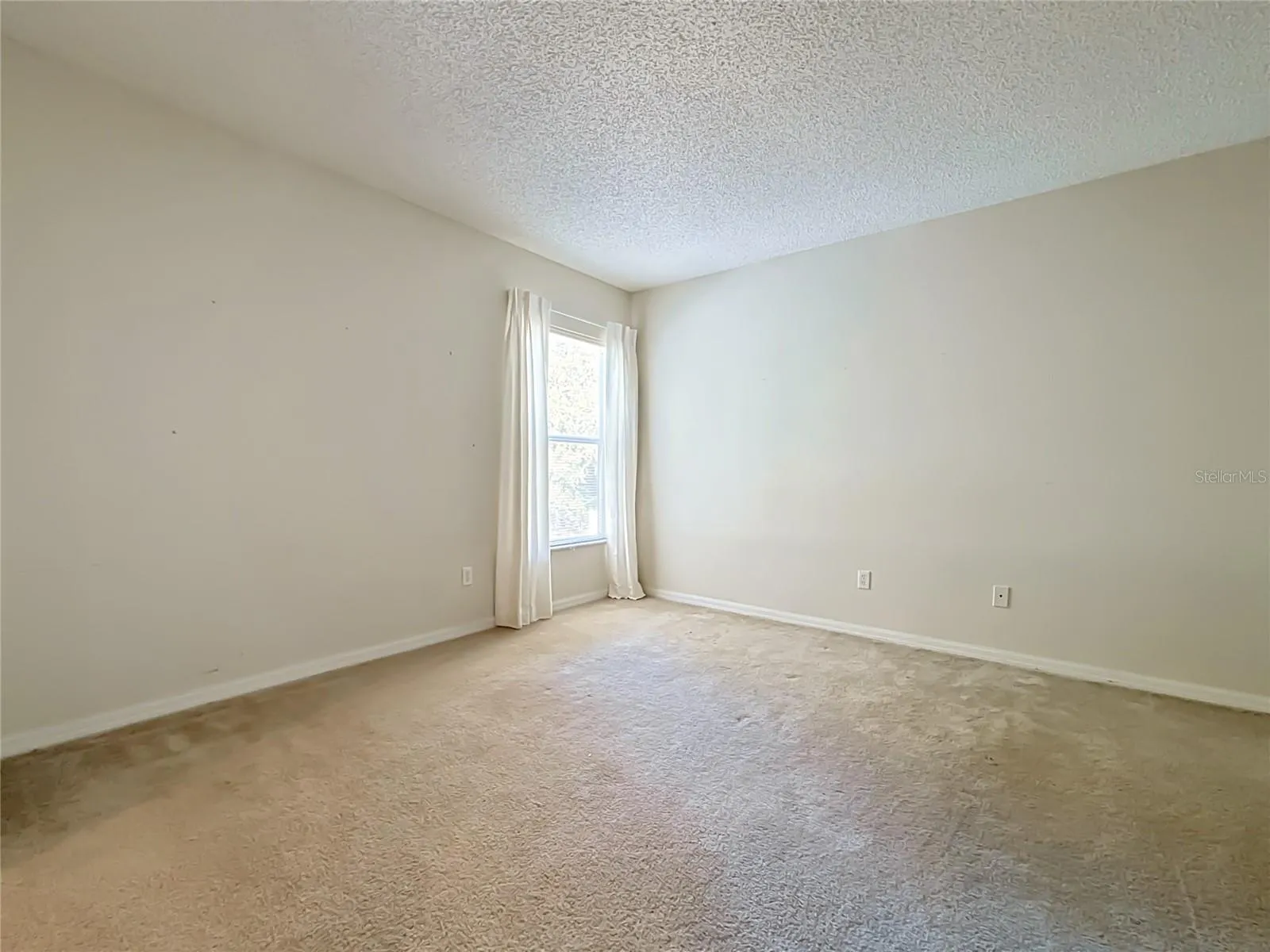 750 BLOOMINGDALE DR