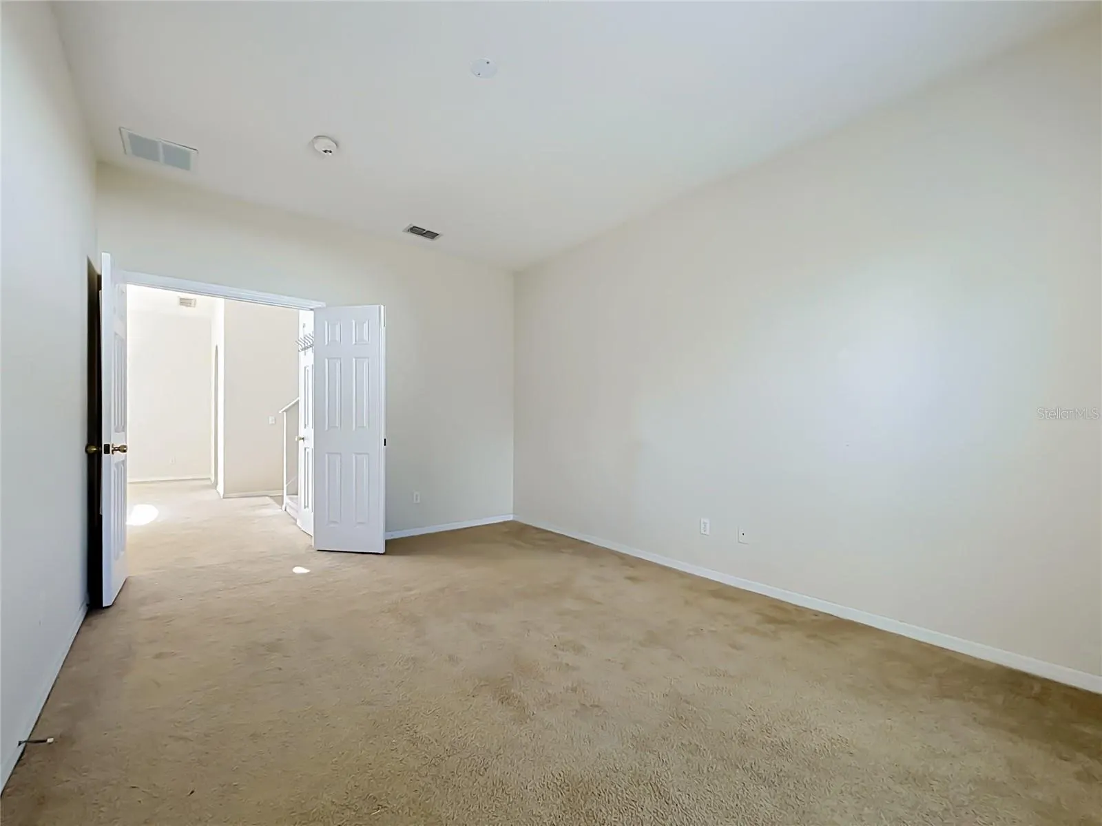 750 BLOOMINGDALE DR