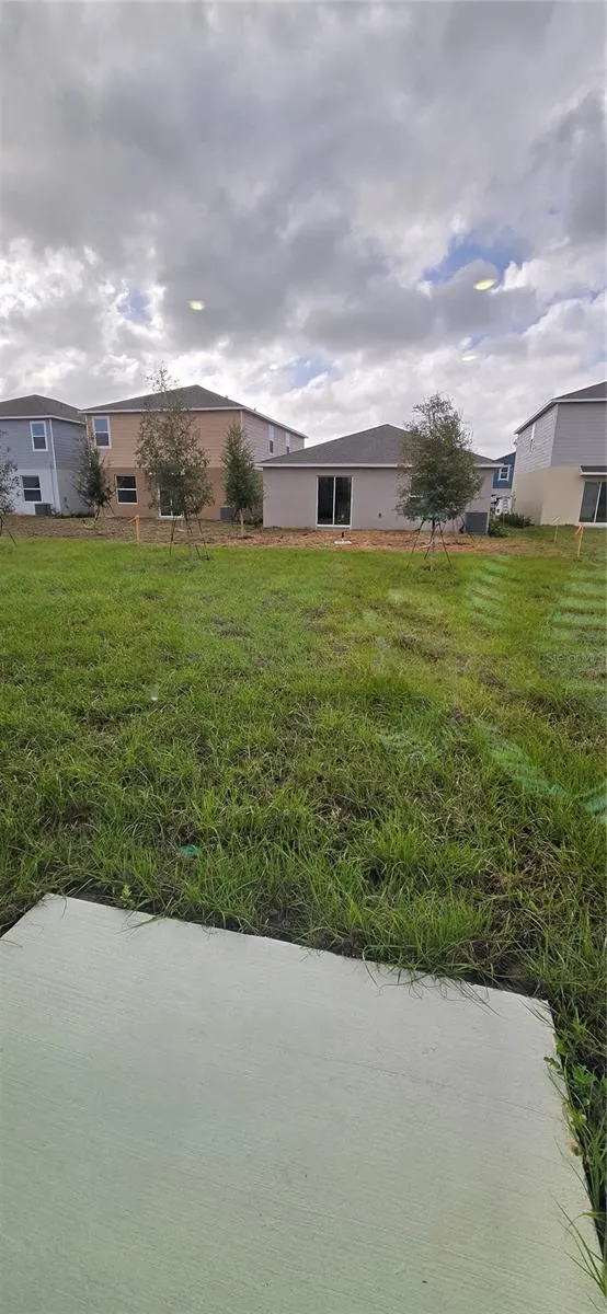 2501 HALLOW GARDEN RD