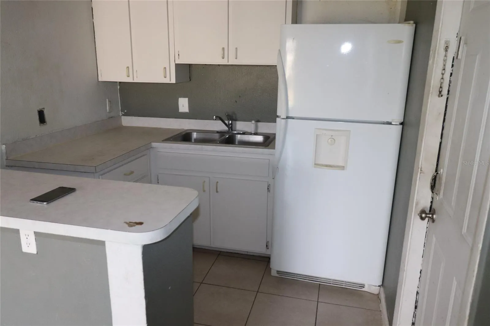 727 LUCAYA DR