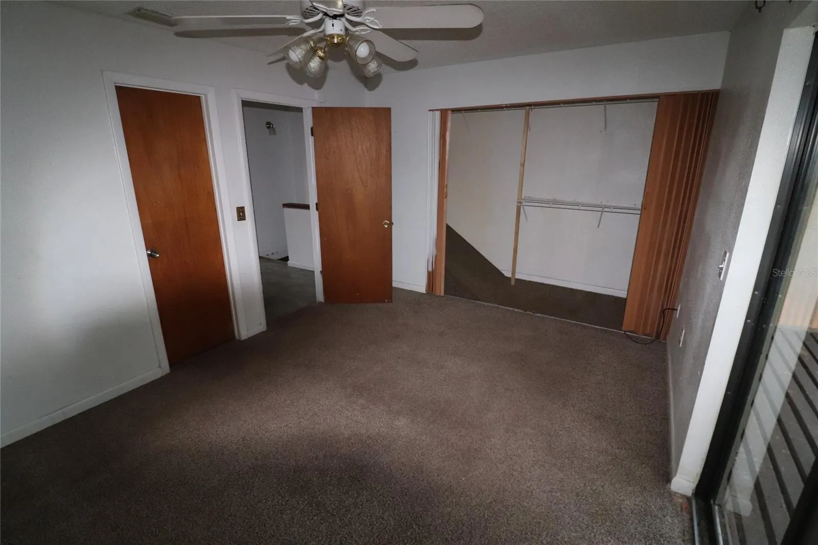 727 LUCAYA DR