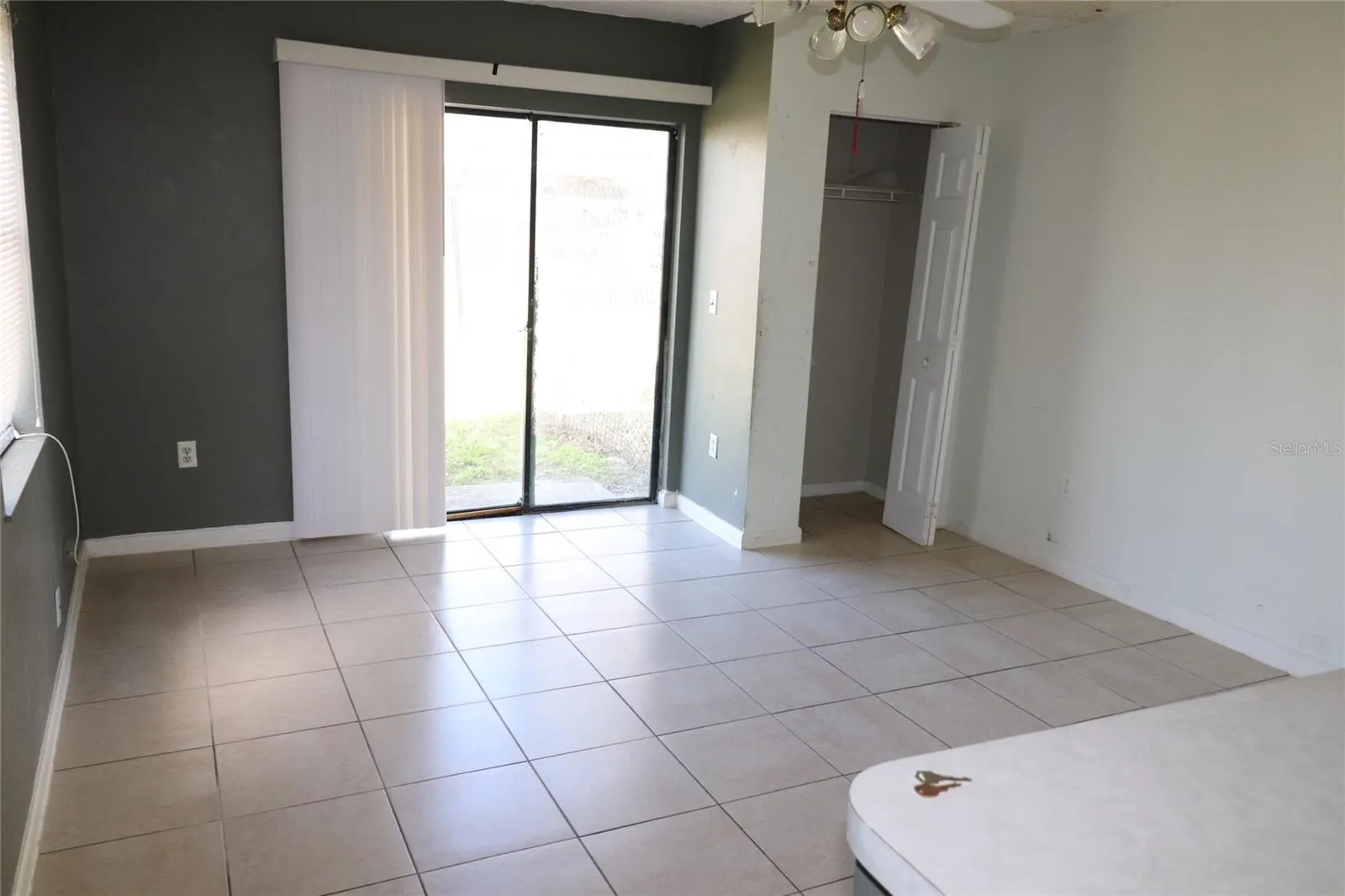 727 LUCAYA DR