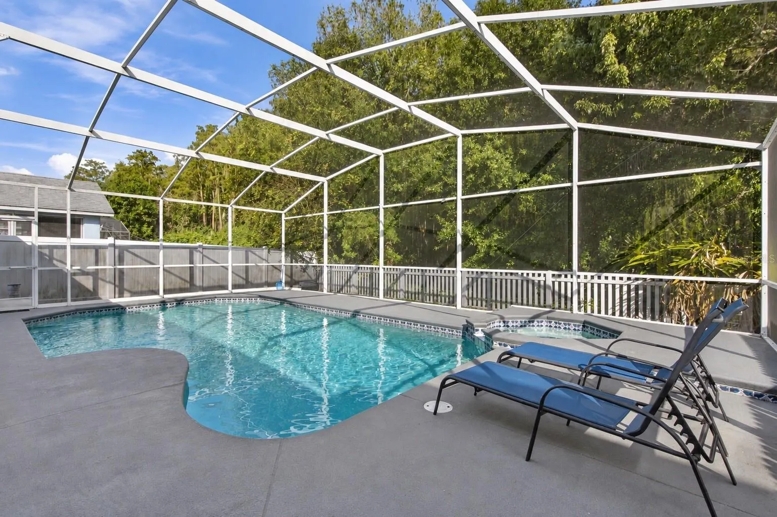 2136 MALLARD CREEK CIR