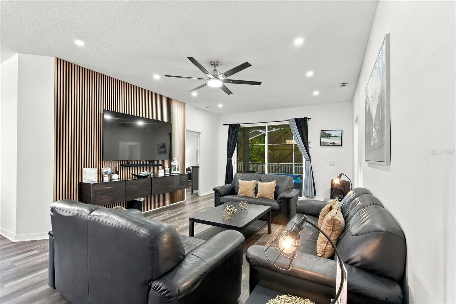 2136 MALLARD CREEK CIR