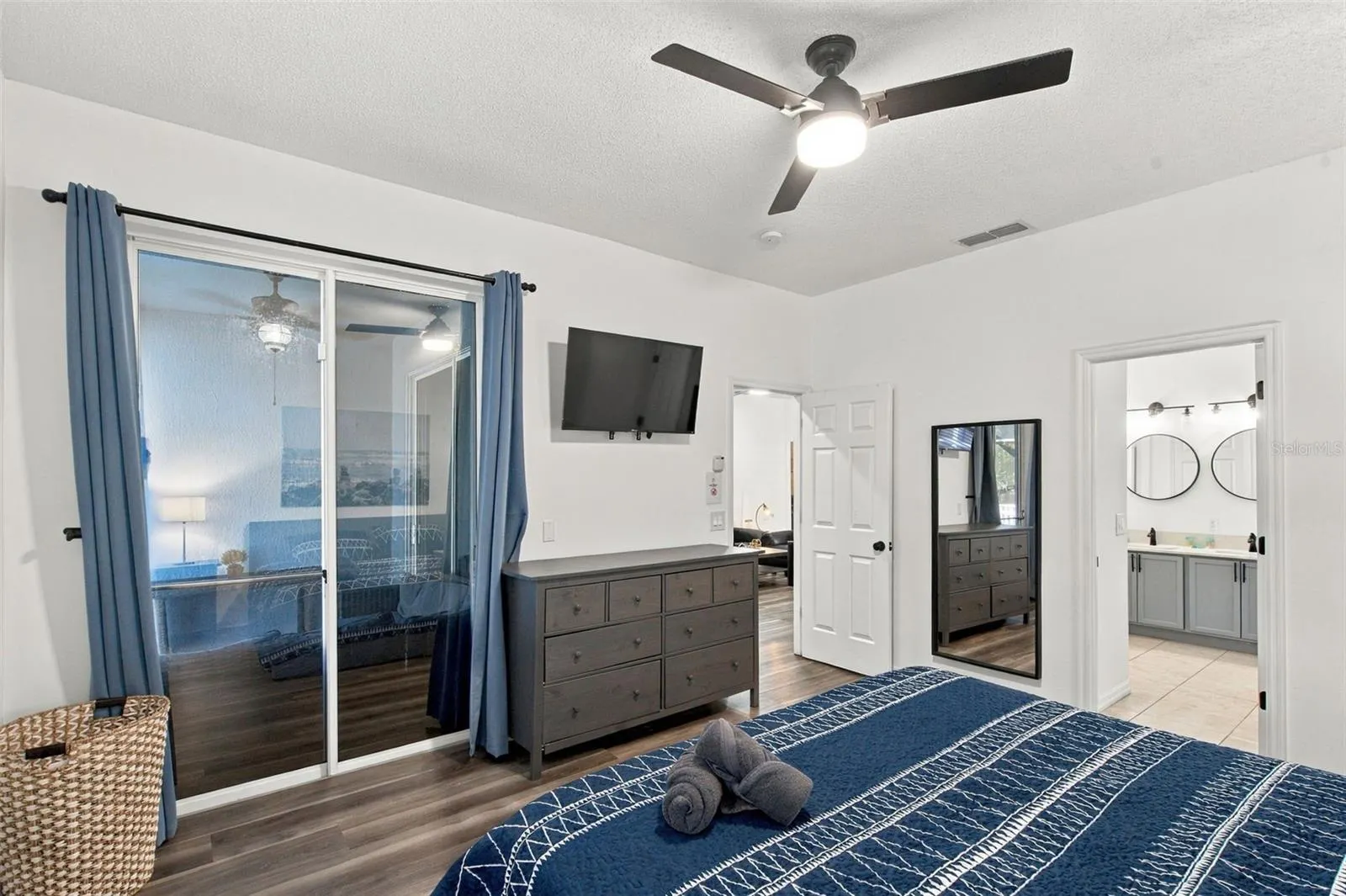 2136 MALLARD CREEK CIR