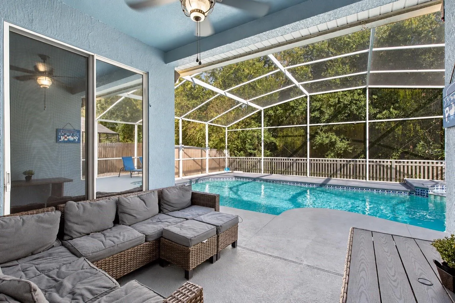 2136 MALLARD CREEK CIR