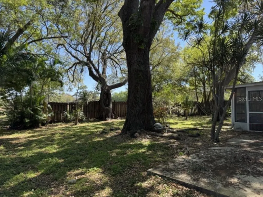1727 CYPRESS CT