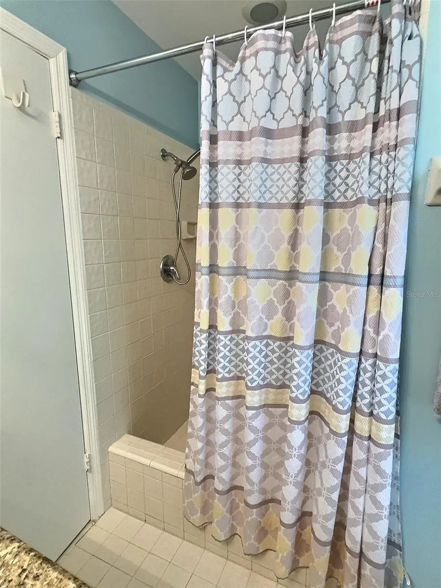243 NW 48TH BLVD #4, #4