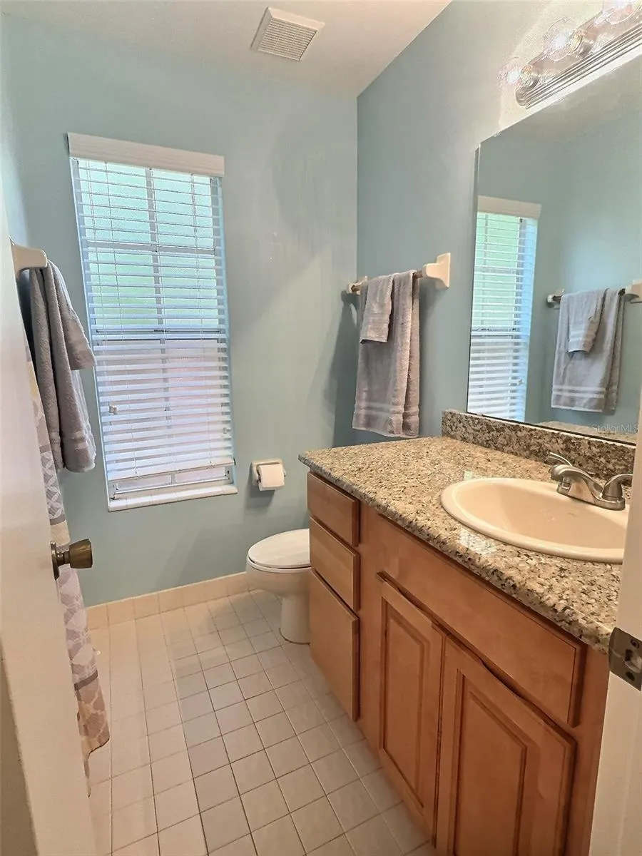 243 NW 48TH BLVD #4, #4