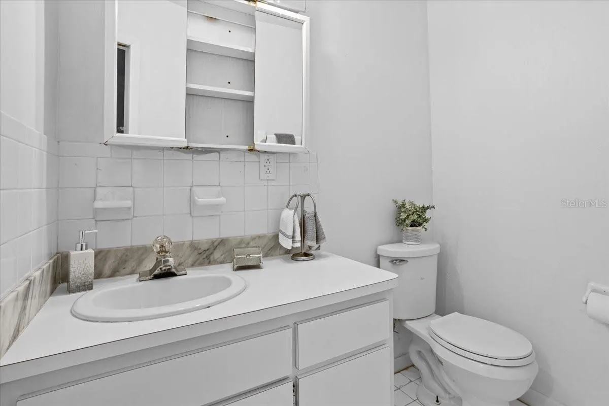 115 NE 48TH ST