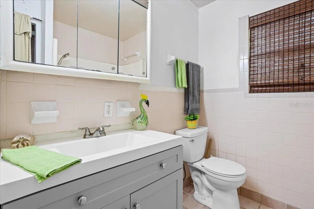 115 NE 48TH ST